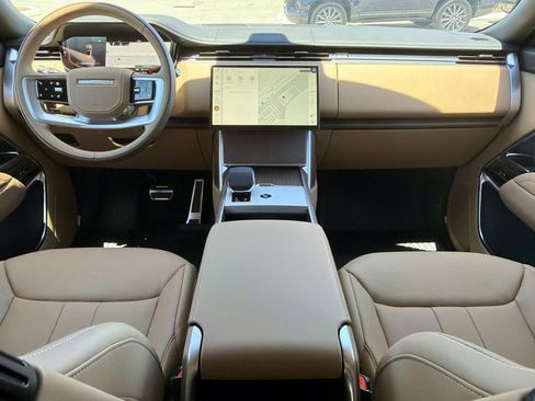 New 2026 Land Rover Range Rover Long Wheelbase SE AWD/4WD image 14