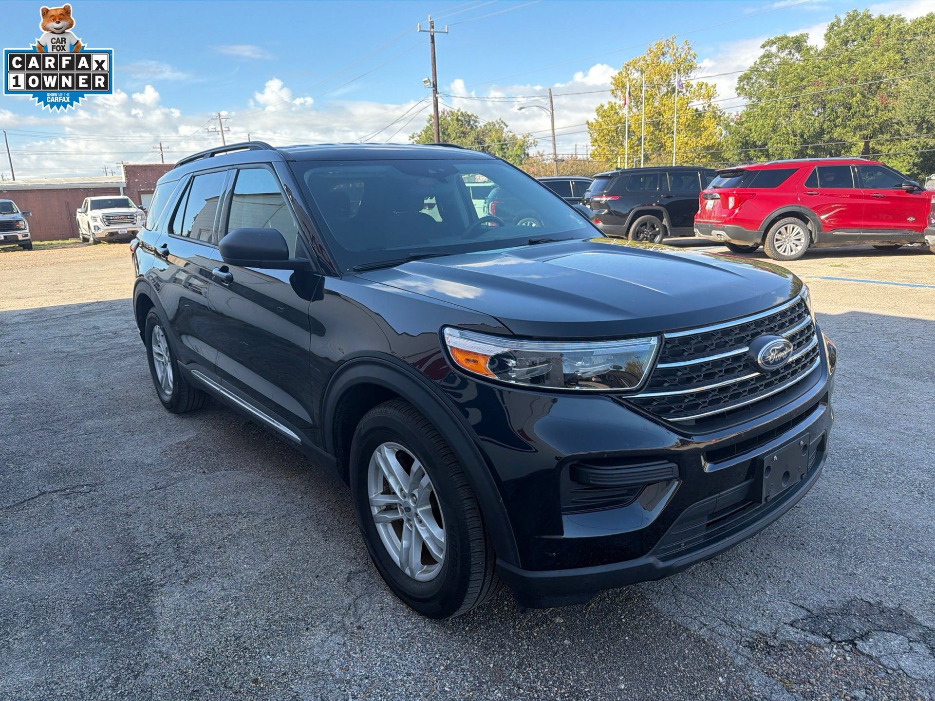 Used 2023 Ford Explorer XLT RWD image 2