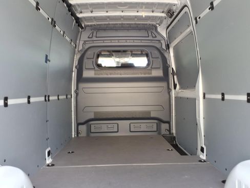 Used 2024 Mercedes-Benz Sprinter 2500 image 23