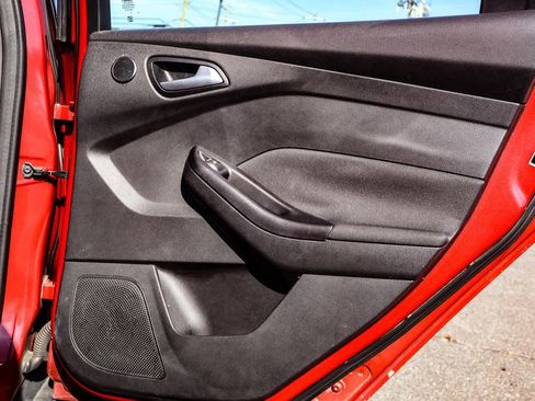 Used 2012 Ford Focus SEL image 39