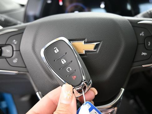 New 2026 Chevrolet Trax LT w/ Sunroof Package FWD image 33