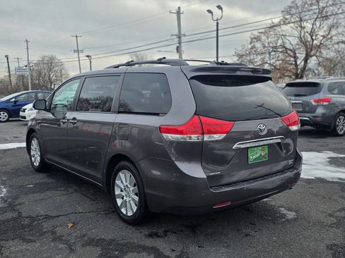 Used 2014 Toyota Sienna Limited image 5