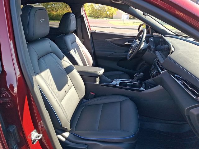 Used 2025 Buick Envista Sport Touring w/ Convenience I Package FWD image 26
