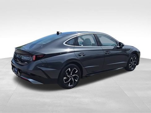 Certified 2025 Hyundai Sonata SEL AWD/4WD image 8