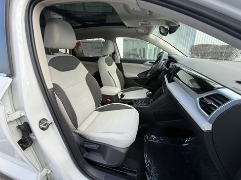 New 2026 Volkswagen Taos SE AWD/4WD image 24
