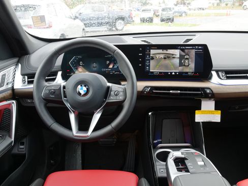 New 2025 BMW X1 xDrive28i w/ Technology Package image 21