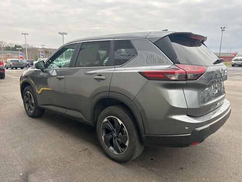 Used 2025 Nissan Rogue SV AWD/4WD image 5