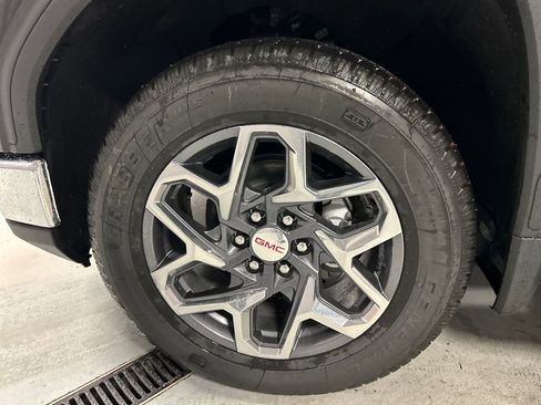 New 2026 GMC Sierra 1500 SLT w/ SLT Premium Plus Package image 9