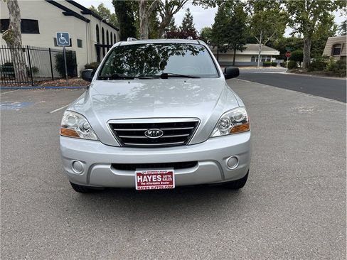 Used 2008 Kia Sorento 2WD image 2