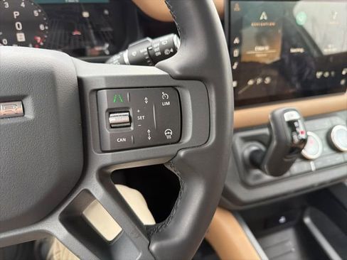 Used 2025 Land Rover Defender 110 X-Dynamic SE image 48