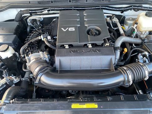 Used 2020 Nissan Frontier SV w/ Midnight Edition Floor Mats image 28