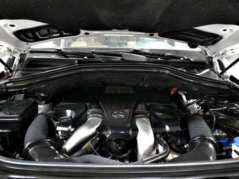 Used 2017 Mercedes-Benz GLS 550 4MATIC image 24