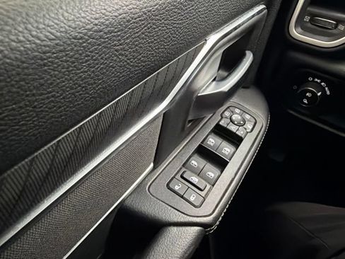 Used 2025 RAM 2500 Big Horn AWD/4WD image 18