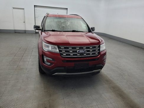 Used 2016 Ford Explorer XLT w/ Equipment Group 202A AWD/4WD image 14