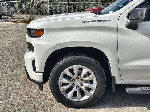 Used 2022 Chevrolet Silverado 1500 Custom w/ Safety Confidence Package image 32