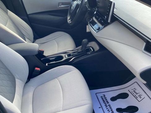 Used 2021 Toyota Corolla LE image 23