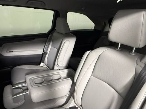 Used 2018 Honda Odyssey EX-L image 36