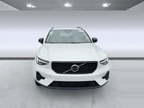 New 2026 Volvo XC40 B5 Plus w/ Climate Package image 6