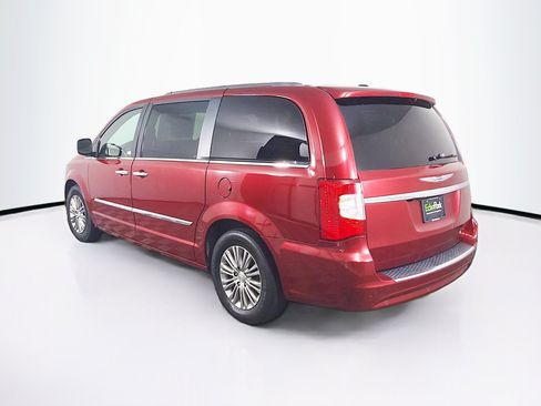 Used 2015 Chrysler Town & Country Touring-L w/ Driver Convenience Group FWD image 5