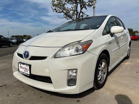 Used 2010 Toyota Prius Five image 2