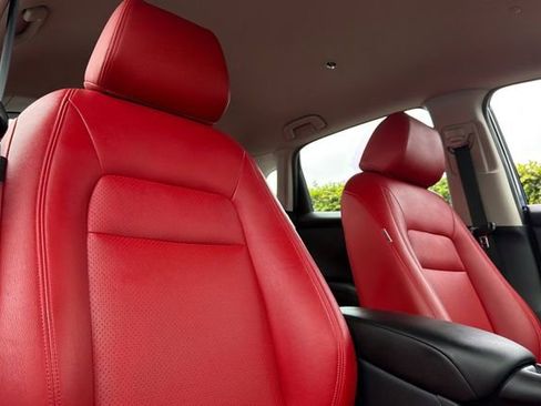Certified 2025 Honda HR-V LX image 20