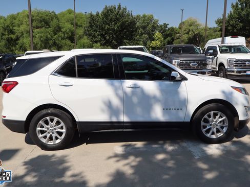 Used 2020 Chevrolet Equinox LT FWD image 2