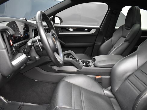 Used 2024 Porsche Cayenne Coupe image 11