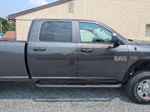 Used 2018 RAM 2500 Tradesman w/ Chrome Appearance Group AWD/4WD image 9