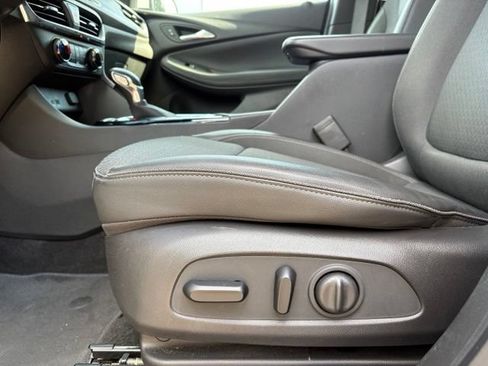 Used 2024 Buick Encore GX Preferred w/ Comfort Package FWD image 30