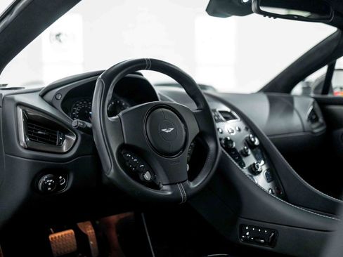 Used 2016 Aston Martin Vanquish Coupe image 2