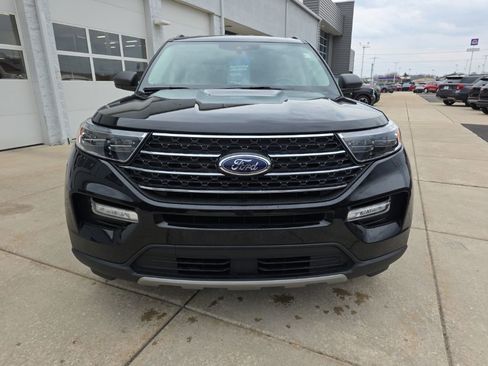 Used 2023 Ford Explorer XLT w/ Equipment Group 202A image 2