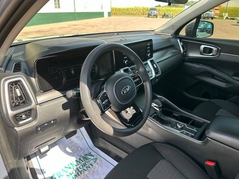Used 2021 Kia Sorento LX AWD/4WD image 13