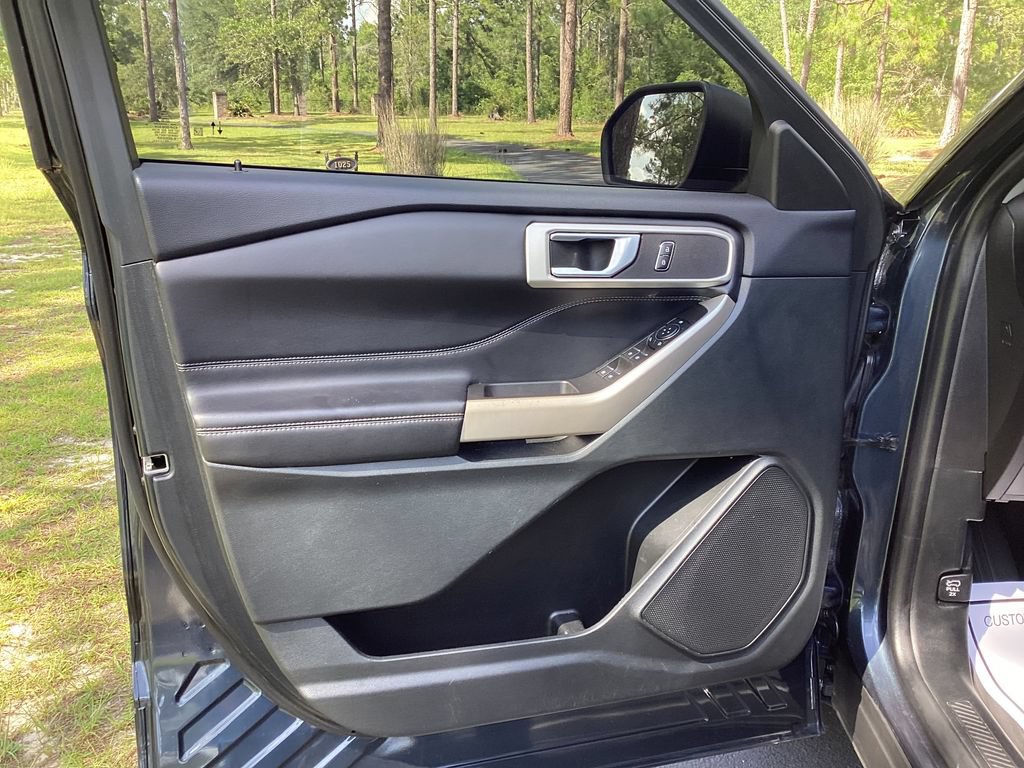 Used 2023 Ford Explorer XLT RWD image 11