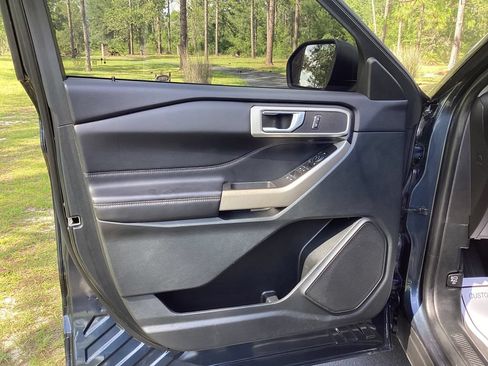 Used 2023 Ford Explorer XLT w/ Equipment Group 202A RWD image 11