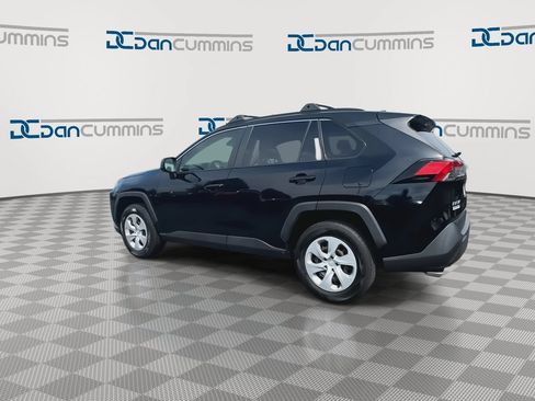 Used 2019 Toyota RAV4 LE AWD/4WD image 6