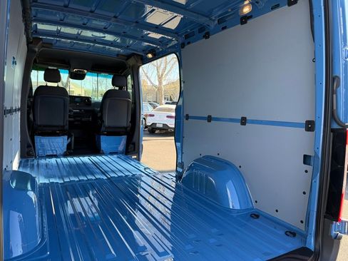 Used 2024 Mercedes-Benz Sprinter 2500 image 16
