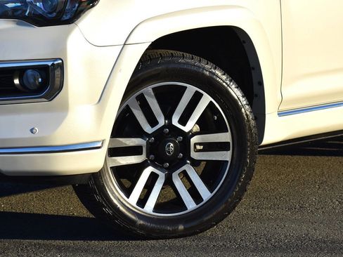 Used 2019 Toyota 4Runner 4WD image 11