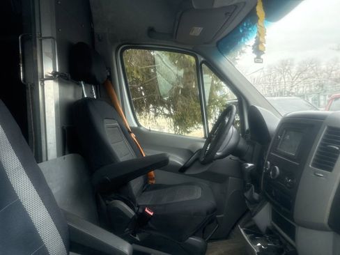 Used 2011 Mercedes-Benz Sprinter 2500 image 8