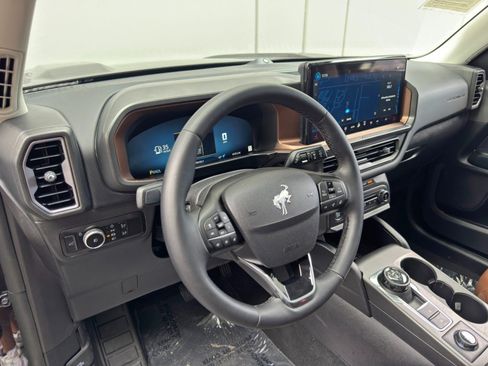 Used 2025 Ford Bronco Sport Outer Banks w/ Outer Banks Tech Package+ AWD/4WD image 13