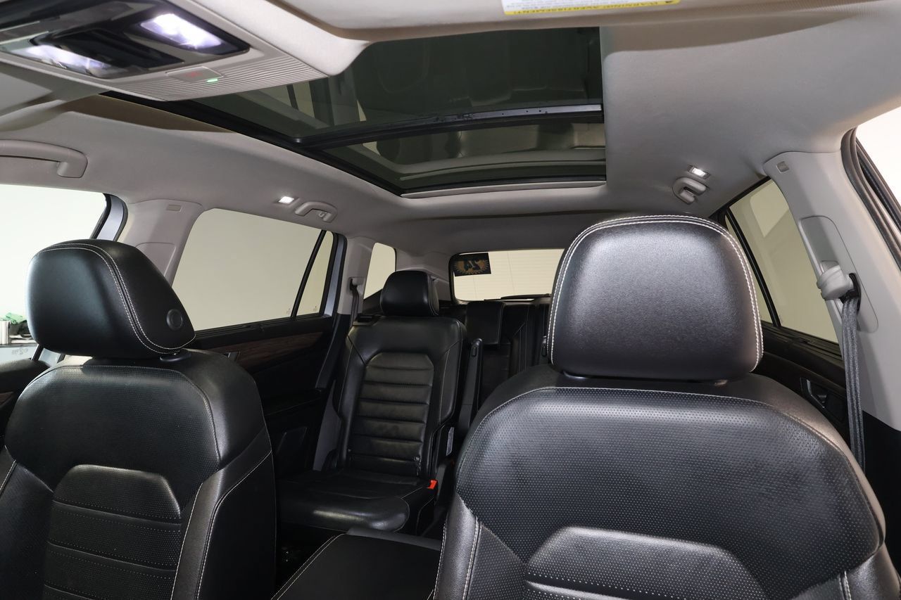 Used 2024 Volkswagen Atlas SEL AWD/4WD image 17