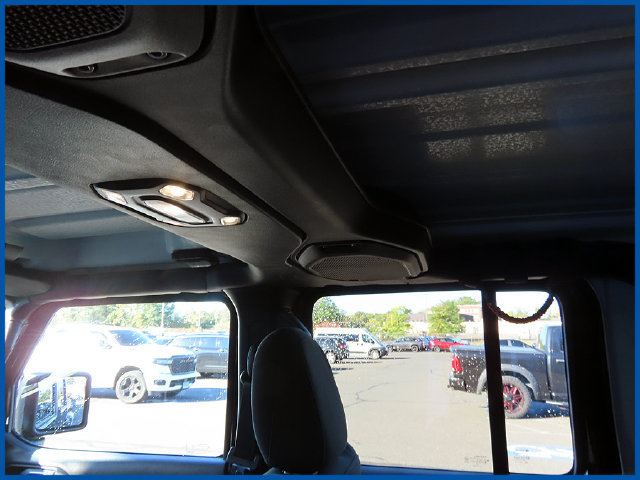 Certified 2022 Jeep Gladiator Sport AWD/4WD image 13