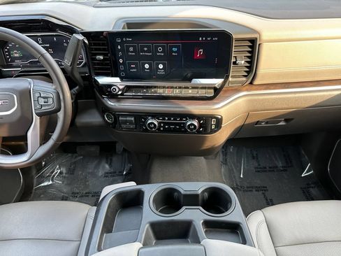 Used 2025 GMC Sierra 1500 SLT AWD/4WD image 11