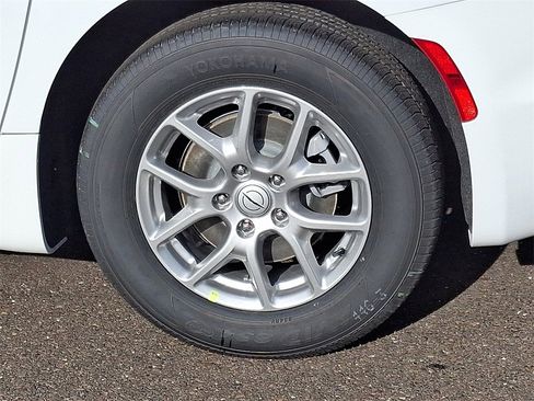 New 2026 Chrysler Voyager LX image 5