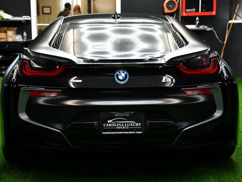Used 2016 BMW i8 image 5