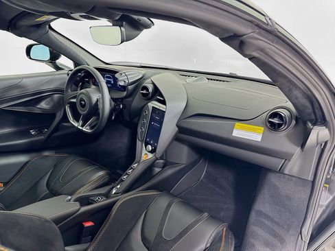 Used 2026 McLaren 750S Spider image 24