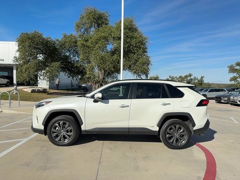 Used 2022 Toyota RAV4 Limited image 3