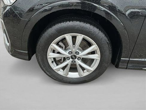 Used 2025 Audi Q3 2.0T Premium Plus w/ Premium Plus Package image 9