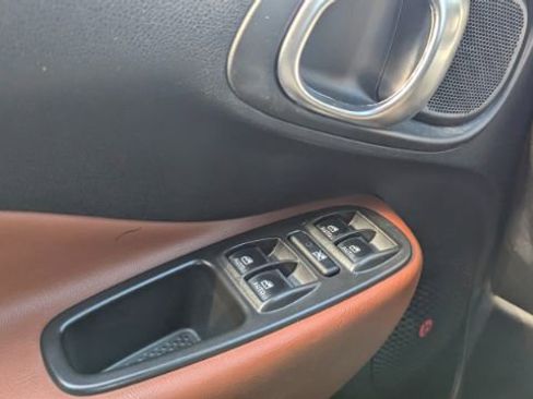 Used 2014 FIAT 500L Trekking w/ Popular Equipment Group image 29