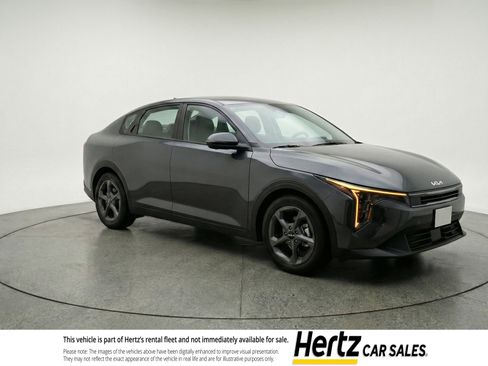 Used 2025 Kia K4 LXS image 1