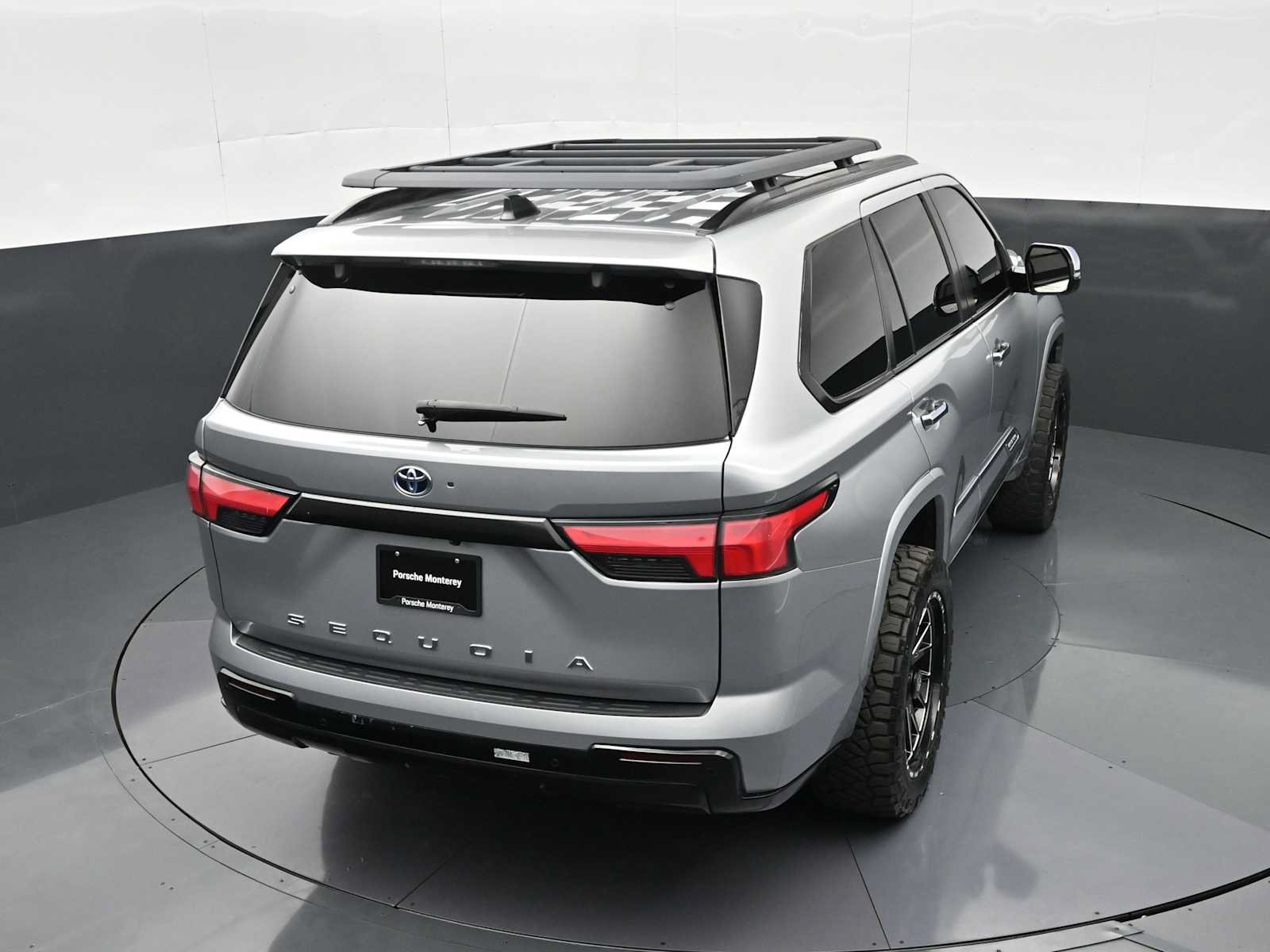 Used 2024 Toyota Sequoia Capstone AWD/4WD image 34